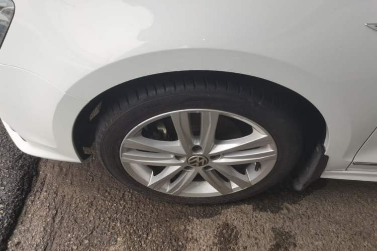 Used Volkswagen Sagitar 2018 280TSI DSG Luxury Model Left Front Wheel Hub