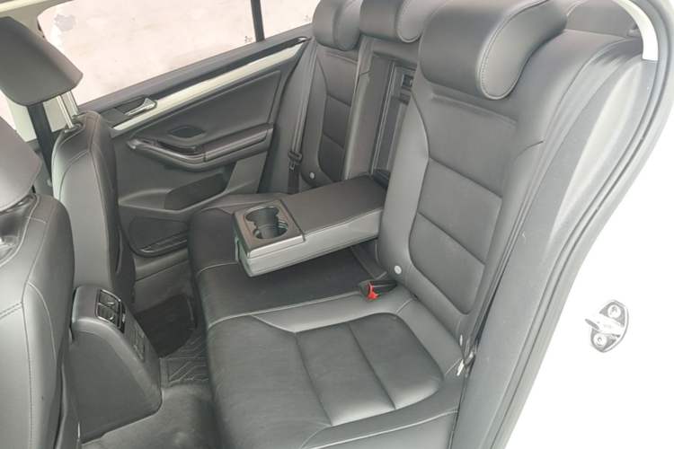 Used Volkswagen Sagitar 2018 180TSI DSG Prestige Edition Left Rear Seat