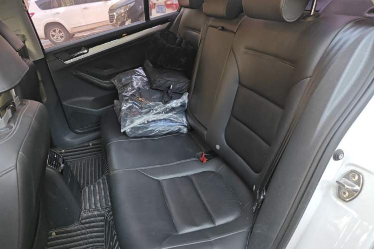 Used Volkswagen Sagitar 2018 180TSI DSG Prestige Edition Left Rear Seat