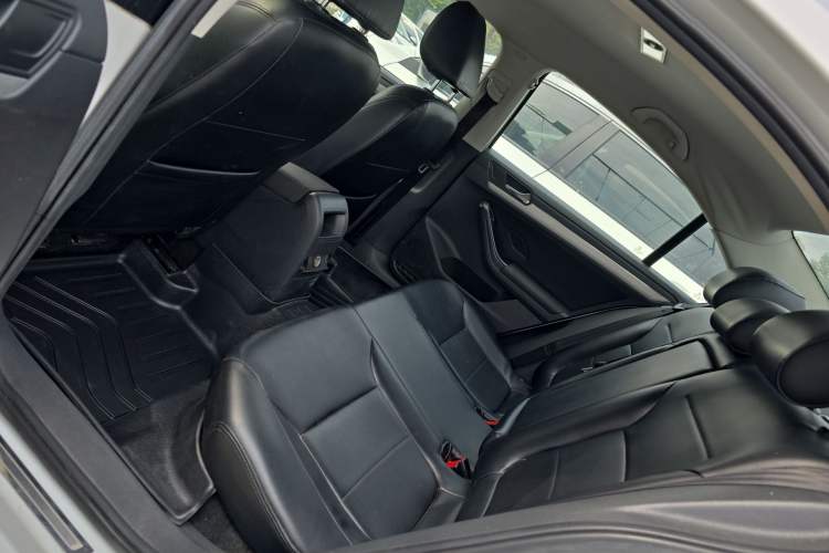 Used Volkswagen Sagitar 2018 1.6L Automatic Fashion Model Left Rear Seat