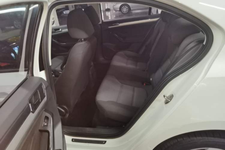 Used Volkswagen Sagitar 2018 1.6L Manual Fashion Edition Left Rear Seat