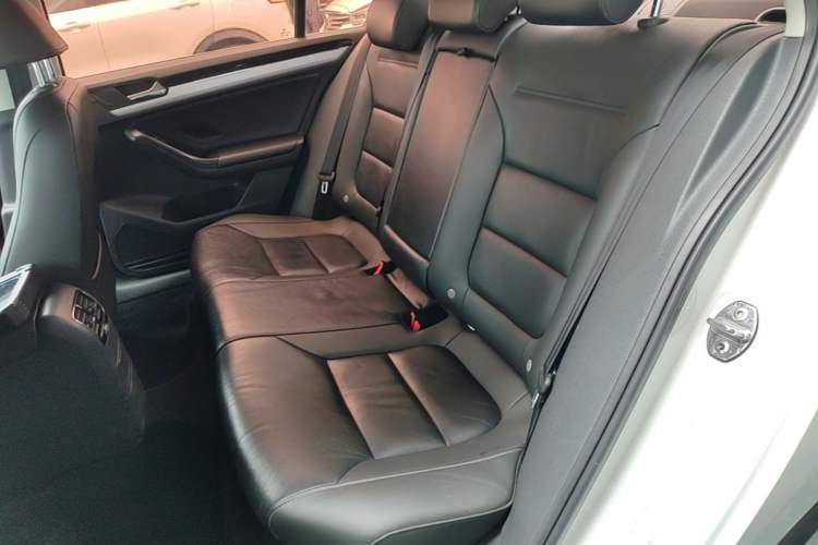 Used Volkswagen Sagitar 2018 1.6L Manual Comfort Model Left Rear Seat