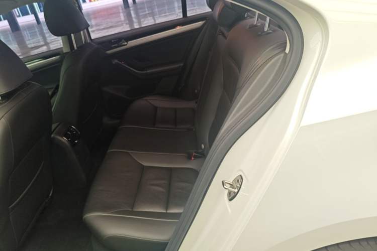 Used Volkswagen Sagitar 2018 280TSI DSG Comfort Model Left Rear Seat