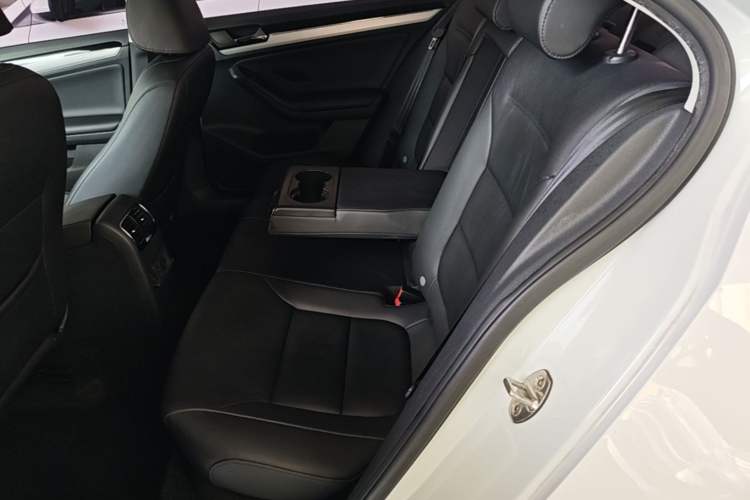 Used Volkswagen Sagitar 2018 280TSI DSG Comfort Model Left Rear Seat