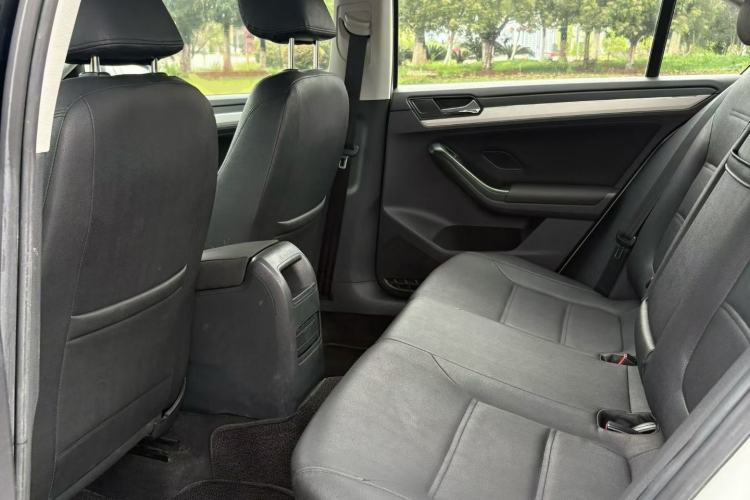 Used Volkswagen Sagitar 2018 1.6L Automatic Fashion Model Left Rear Seat