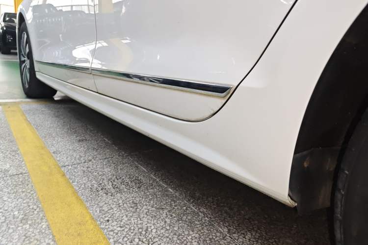 Used Volkswagen Sagitar 2018 180TSI DSG Prestige Edition Left Side Sill