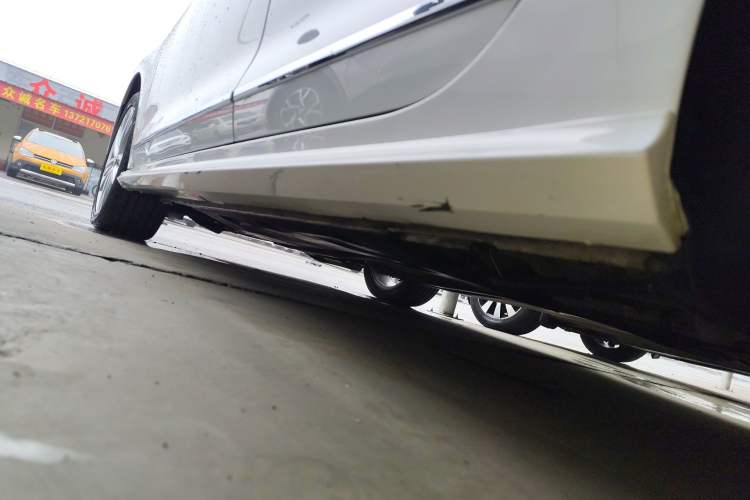 Used Volkswagen Sagitar 2018 280TSI DSG Ignite Edition Left Side Sill