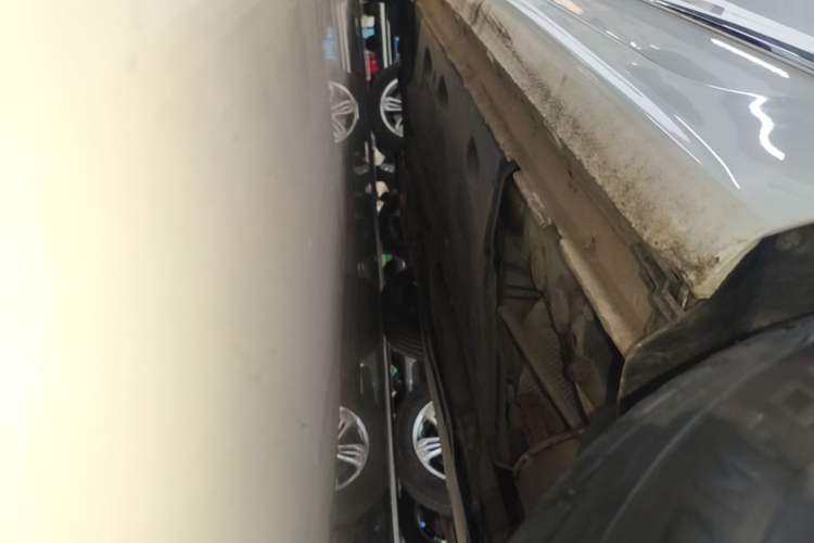 Used Volkswagen Sagitar 2018 1.6L Automatic Comfort Model Left Side Sill