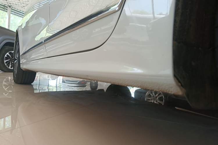 Used Volkswagen Sagitar 2018 1.6L Automatic Comfort Model Left Side Sill