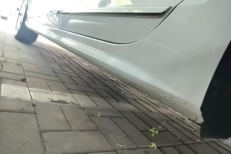 Used Volkswagen Sagitar 2018 180TSI DSG Prestige Edition Left Side Sill