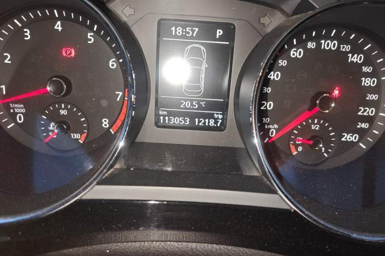 Used Volkswagen Sagitar 2018 280TSI DSG Comfort Model Odometer Close Up