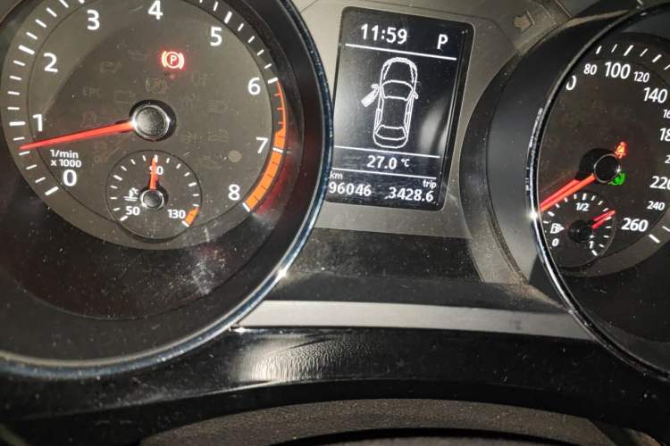 Used Volkswagen Sagitar 2018 180TSI DSG Prestige Edition Odometer Close Up