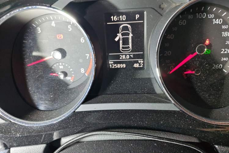 Used Volkswagen Sagitar 2018 180TSI DSG Prestige Edition Odometer Close Up