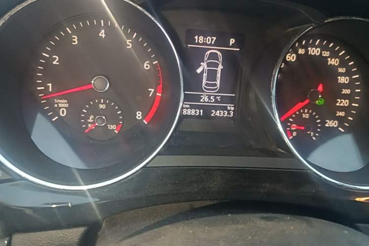 Used Volkswagen Sagitar 2018 180TSI DSG Prestige Edition Odometer Close Up