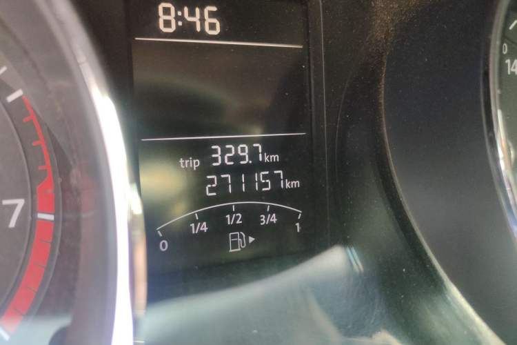 Used Volkswagen Sagitar 2018 1.6L Automatic Comfort Model Odometer Close Up