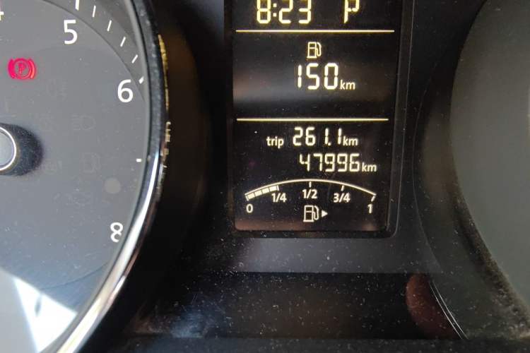 Used Volkswagen Sagitar 2018 1.6L Automatic Comfort Model Odometer Close Up