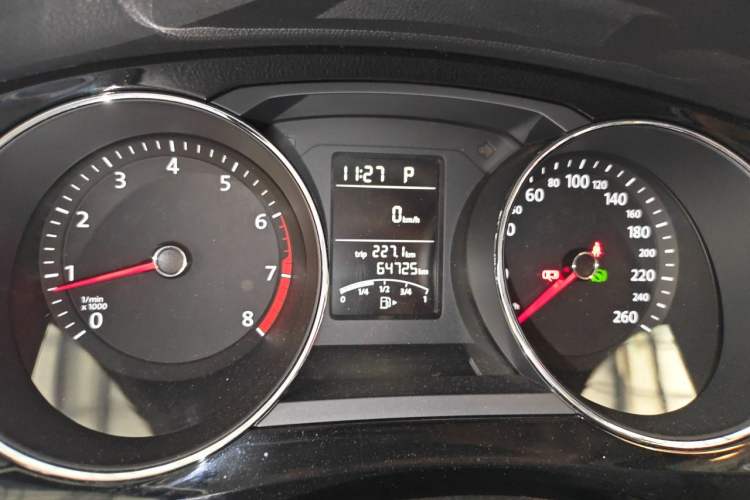 Used Volkswagen Sagitar 2018 1.6L Automatic Comfort Model Odometer Close Up