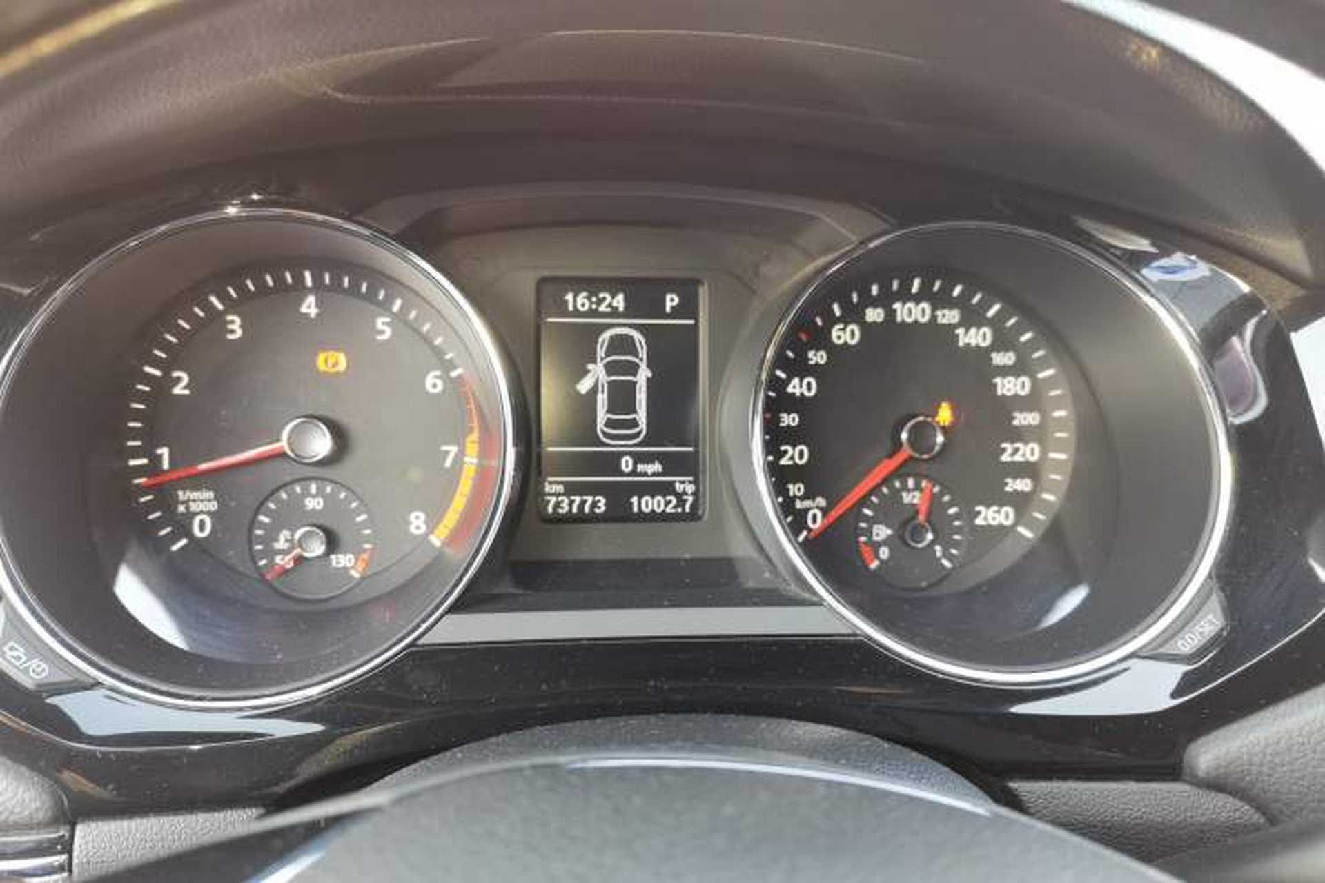 Used Volkswagen Sagitar 2018 280TSI DSG Comfort Model Odometer Close Up