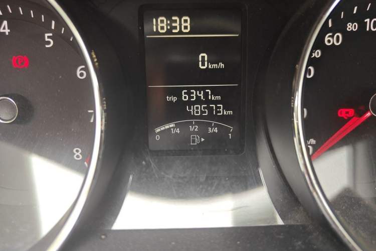 Used Volkswagen Sagitar 2018 1.6L Manual Comfort Model Odometer Close Up