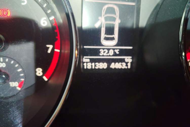 Used Volkswagen Sagitar 2018 180TSI DSG Prestige Edition Odometer Close Up