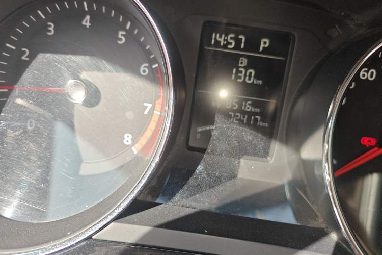 Used Volkswagen Sagitar 2018 1.6L Automatic Comfort Model Odometer Close Up