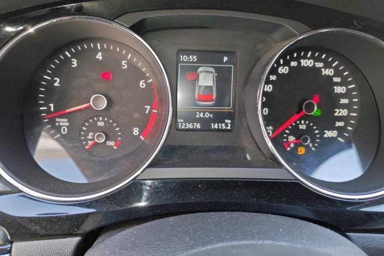 Used Volkswagen Sagitar 2018 280TSI DSG Luxury Model Odometer Close Up