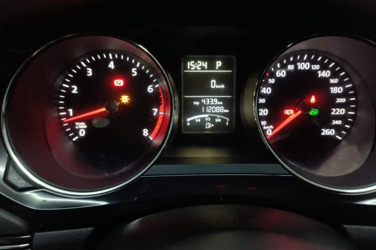 Used Volkswagen Sagitar 2018 1.6L Automatic Comfort Model Odometer Close Up