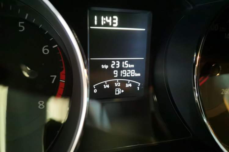 Used Volkswagen Sagitar 2018 1.6L Automatic Comfort Model Odometer Close Up