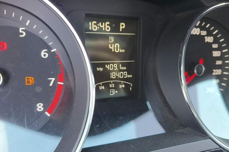 Used Volkswagen Sagitar 2018 1.6L Automatic Comfort Model Odometer Close Up