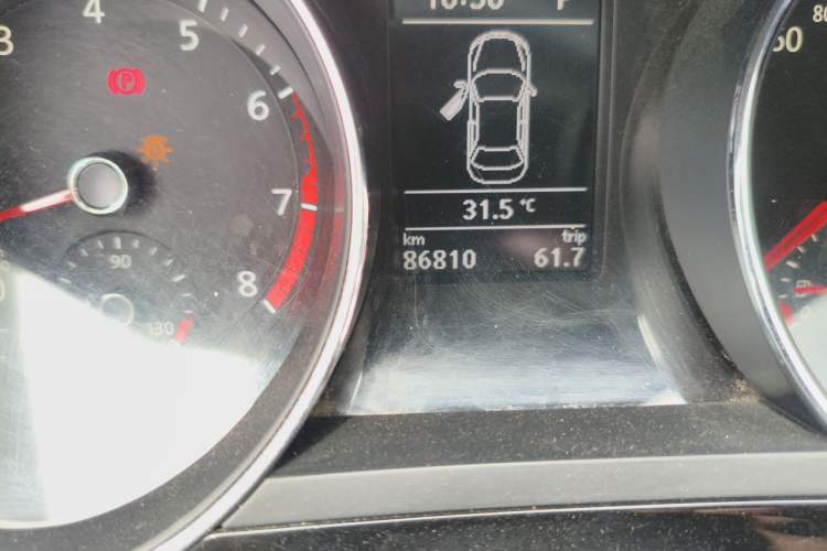 Used Volkswagen Sagitar 2018 280TSI DSG Comfort Model Odometer Close Up
