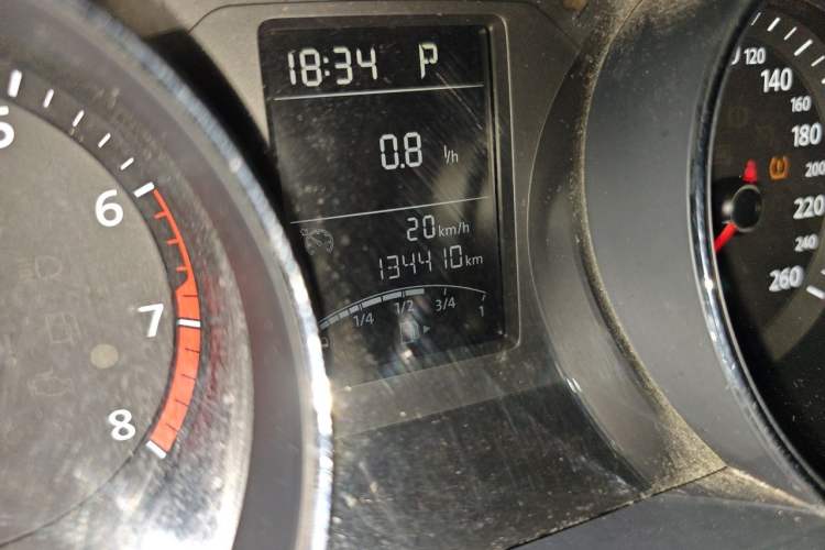 Used Volkswagen Sagitar 2018 1.6L Automatic Comfort Model Odometer Close Up