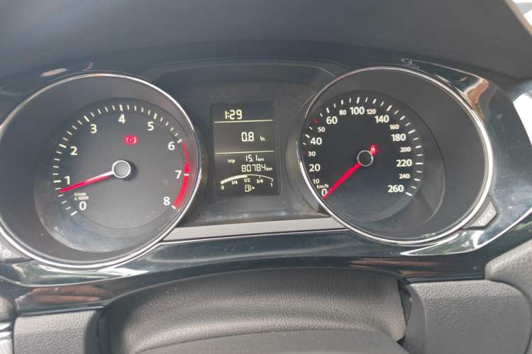 Used Volkswagen Sagitar 2018 1.6L Manual Comfort Model Odometer Close Up