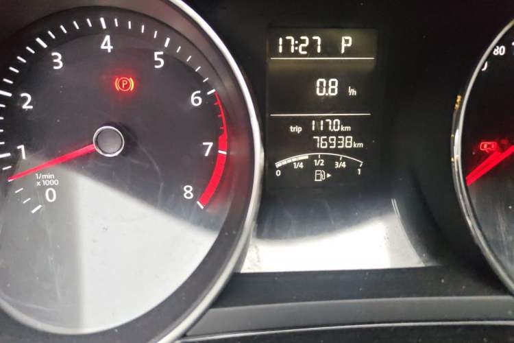 Used Volkswagen Sagitar 2018 1.6L Automatic Comfort Model Odometer Close Up