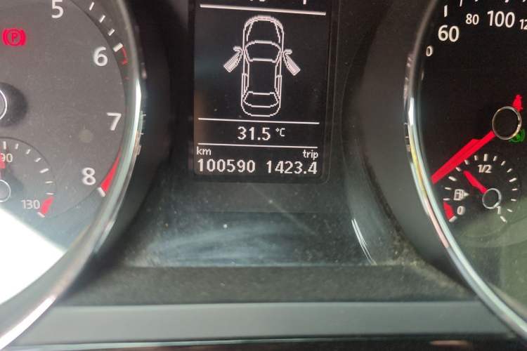 Used Volkswagen Sagitar 2018 180TSI DSG Prestige Edition Odometer Close Up
