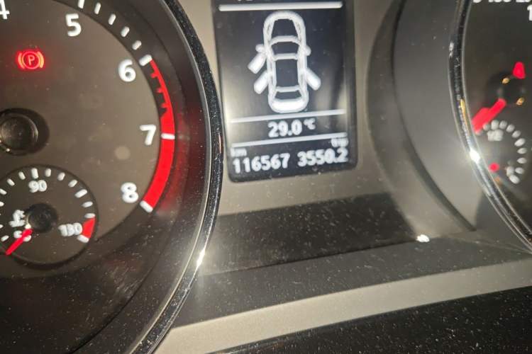 Used Volkswagen Sagitar 2018 280TSI DSG Comfort Model Odometer Close Up