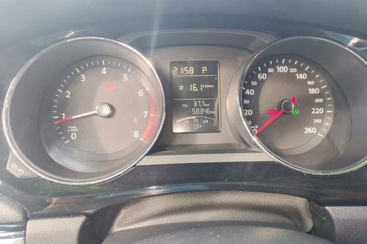 Used Volkswagen Sagitar 2018 1.6L Automatic Comfort Model Odometer Close Up