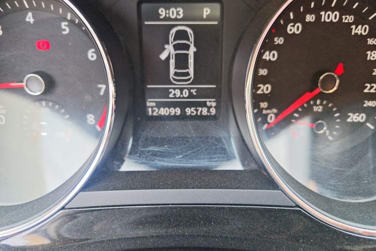Used Volkswagen Sagitar 2018 280TSI DSG Comfort Model Odometer Close Up