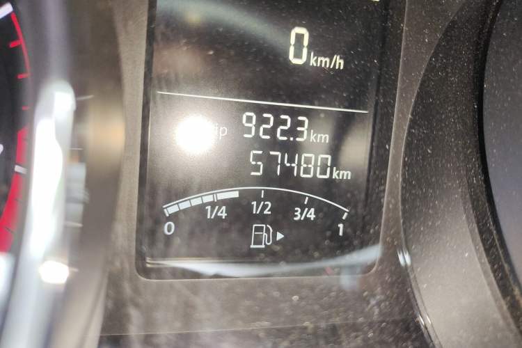 Used Volkswagen Sagitar 2018 1.6L Automatic Comfort Model Odometer Close Up