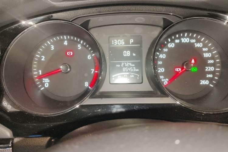 Used Volkswagen Sagitar 2018 1.6L Automatic Comfort Model Odometer Close Up
