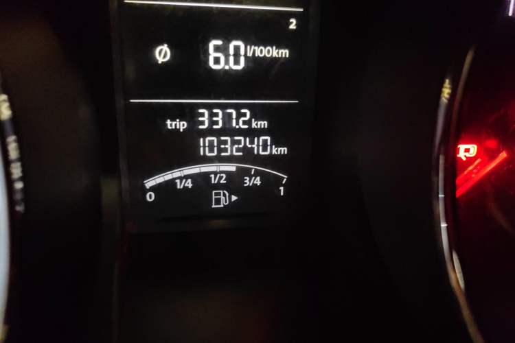Used Volkswagen Sagitar 2018 1.6L Automatic Comfort Model Odometer Close Up