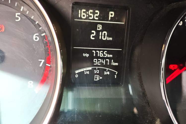 Used Volkswagen Sagitar 2018 1.6L Automatic Comfort Model Odometer Close Up