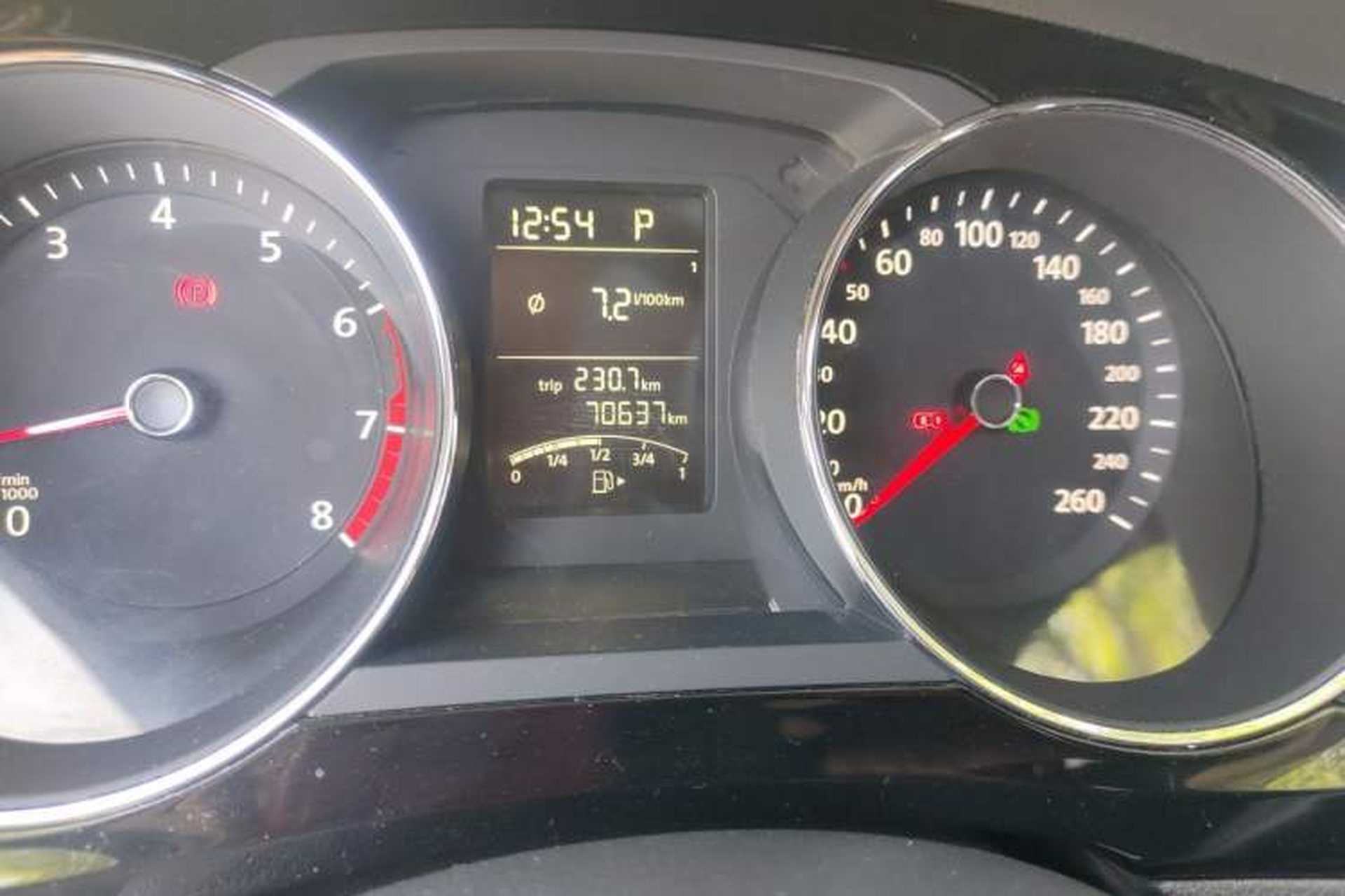Used Volkswagen Sagitar 2018 1.6L Automatic Comfort Model Odometer Close Up