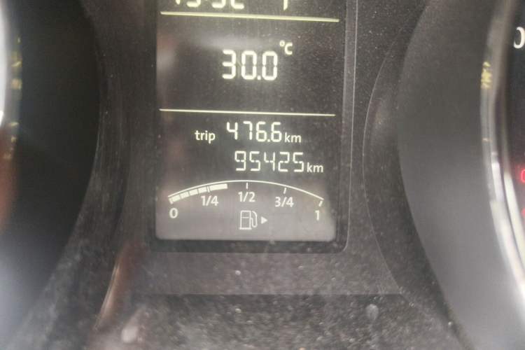 Used Volkswagen Sagitar 2018 1.6L Automatic Comfort Model Odometer Close Up