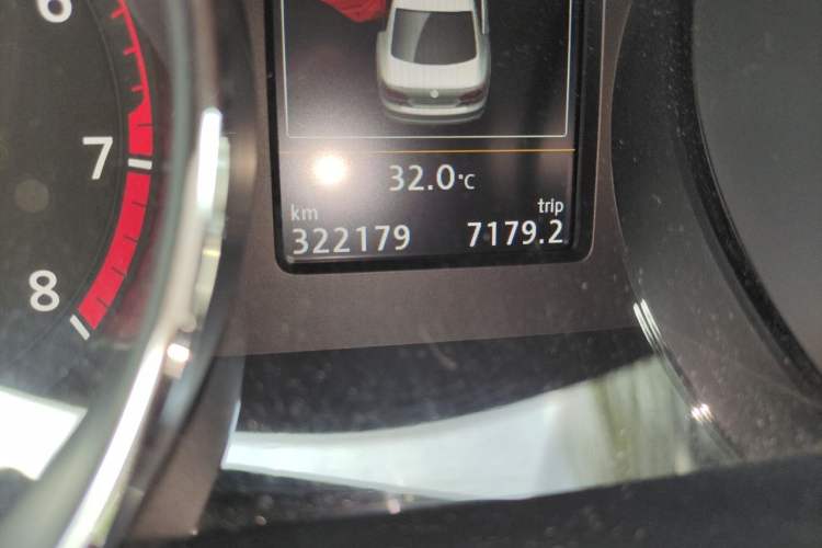 Used Volkswagen Sagitar 2018 280TSI DSG Luxury Model Odometer Close Up