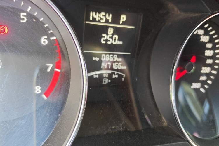 Used Volkswagen Sagitar 2018 1.6L Automatic Comfort Model Odometer Close Up