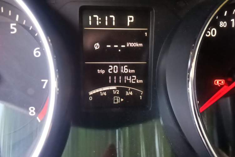 Used Volkswagen Sagitar 2018 1.6L Automatic Comfort Model Odometer Close Up