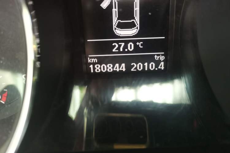 Used Volkswagen Sagitar 2018 280TSI DSG Comfort Model Odometer Close Up