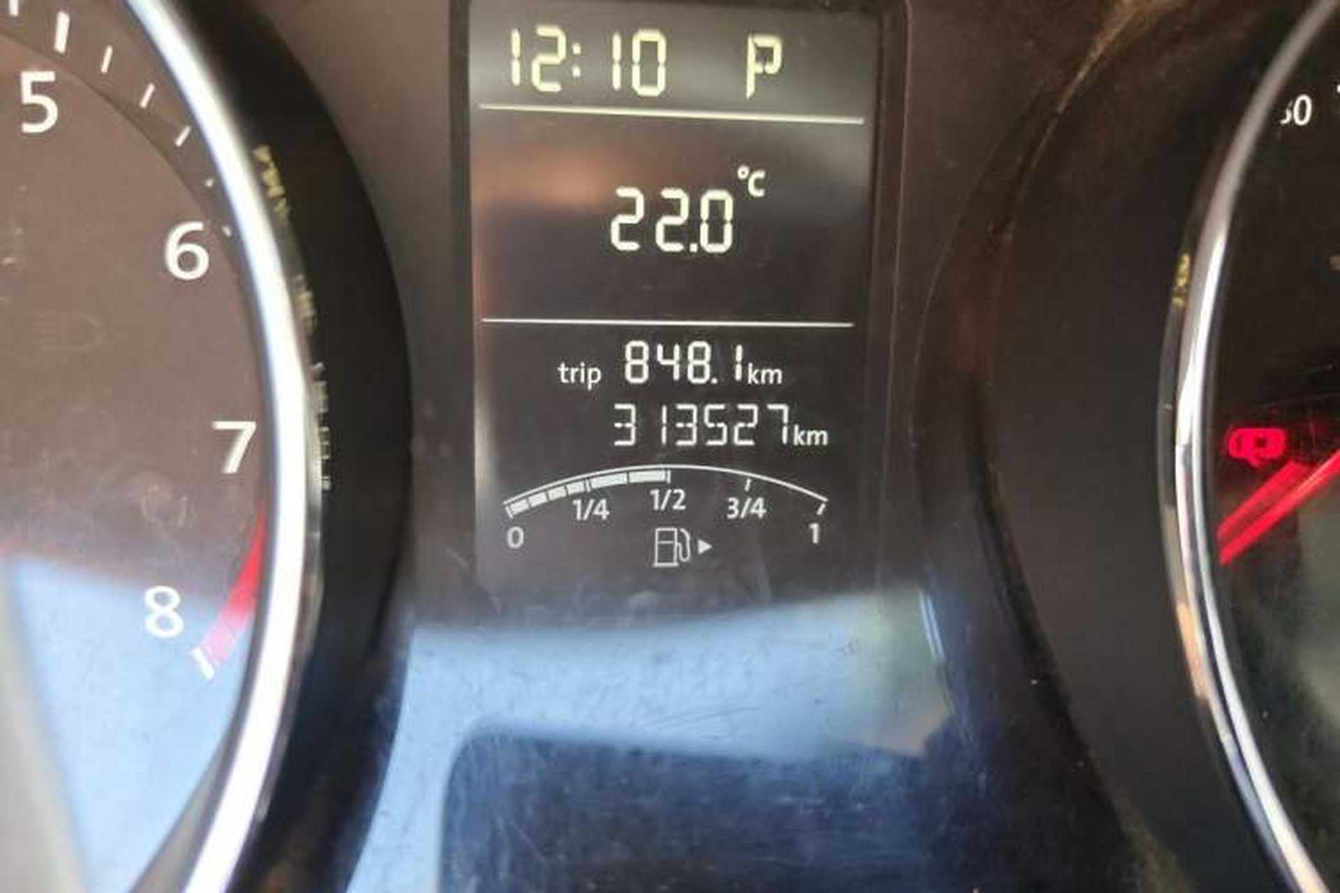 Used Volkswagen Sagitar 2018 1.6L Automatic Comfort Model Odometer Close Up