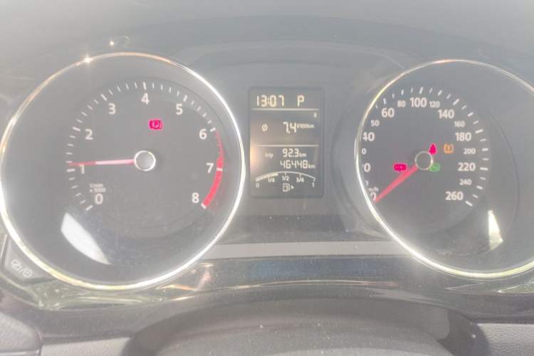 Used Volkswagen Sagitar 2018 1.6L Automatic Comfort Model Odometer Close Up