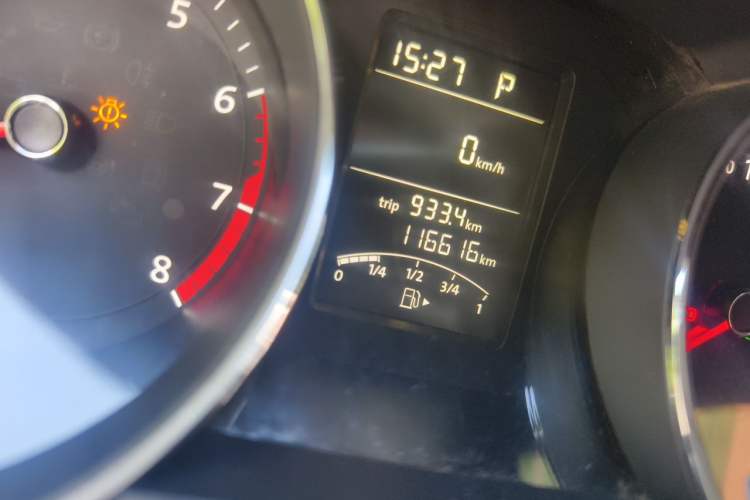 Used Volkswagen Sagitar 2018 1.6L Automatic Comfort Model Odometer Close Up